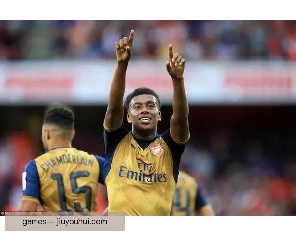 伊沃比在富勒姆右路频频突破展现出极高活力